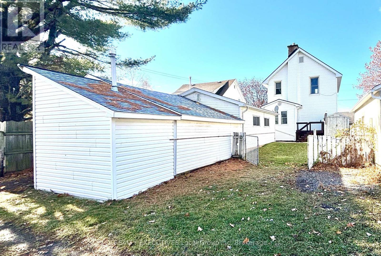 844 Queen Street, North Bay, Ontario  P1A 1T9 - Photo 8 - X12571466