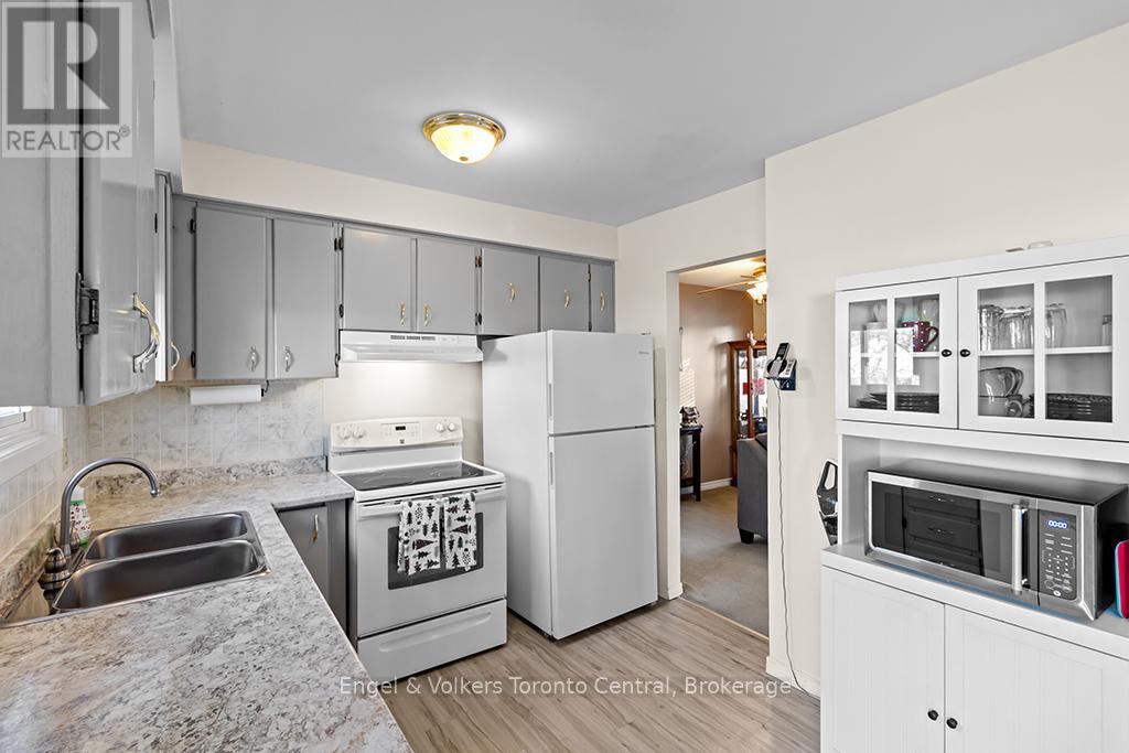 997 15th 'b' Street E, Owen Sound, Ontario N4K 5V7 - Photo 11 - X12571382