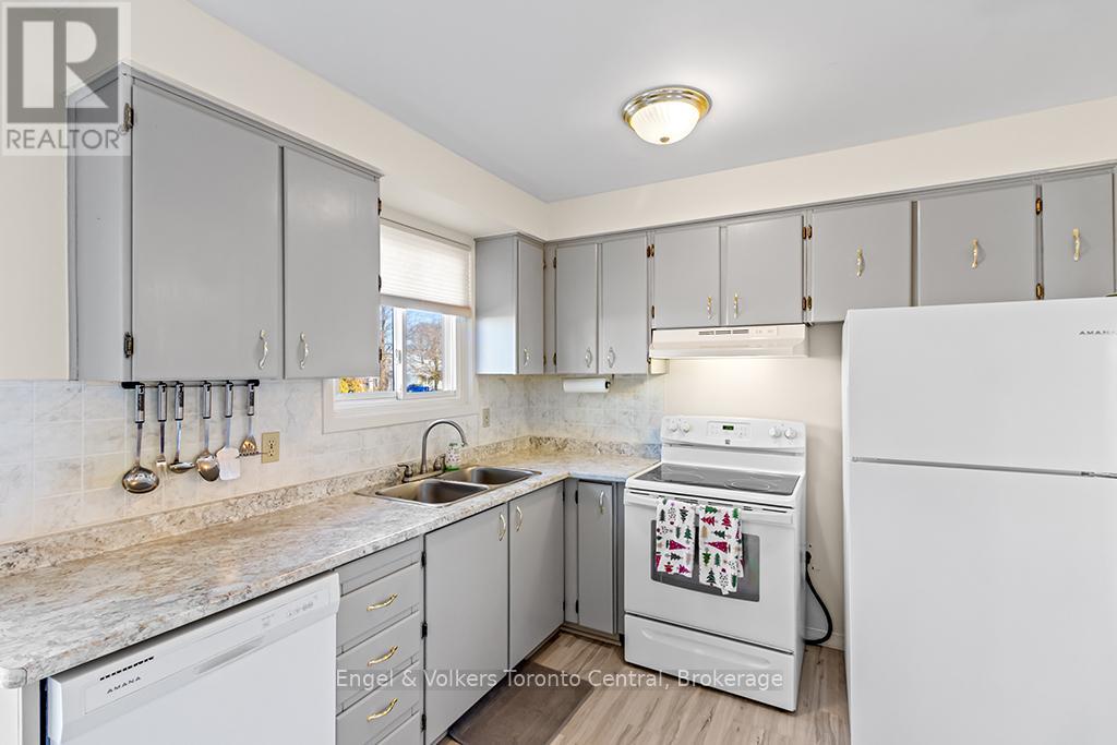 997 15th 'b' Street E, Owen Sound, Ontario N4K 5V7 - Photo 12 - X12571382