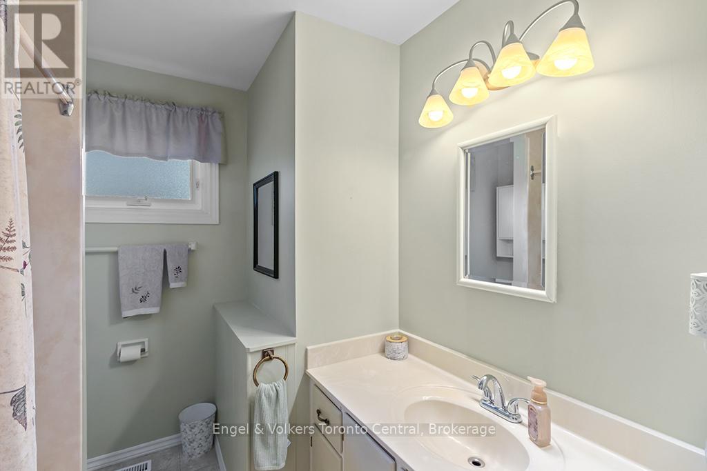 997 15th 'b' Street E, Owen Sound, Ontario N4K 5V7 - Photo 19 - X12571382