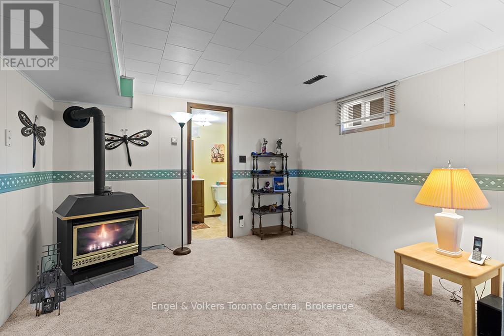 997 15th 'b' Street E, Owen Sound, Ontario N4K 5V7 - Photo 24 - X12571382