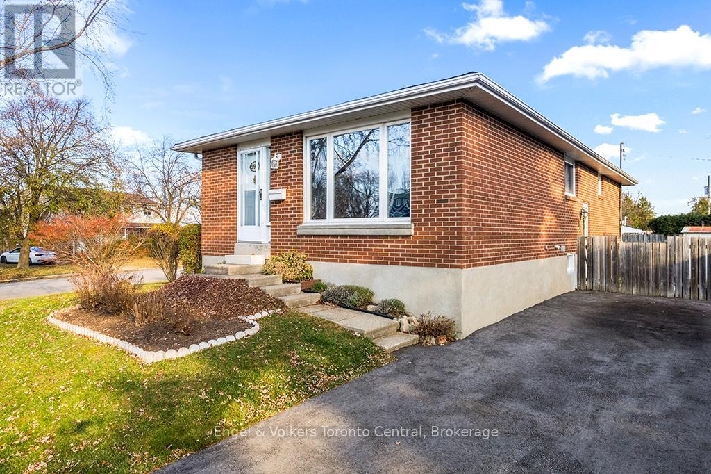 997 15th 'b' Street E, Owen Sound, Ontario N4K 5V7 - Photo 4 - X12571382