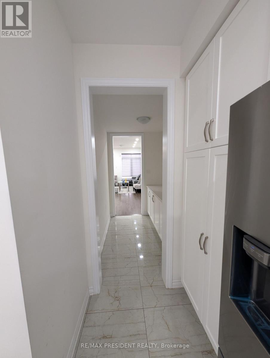 58 Petch Avenue, Caledon, Ontario  L7C 4J8 - Photo 3 - W12571264