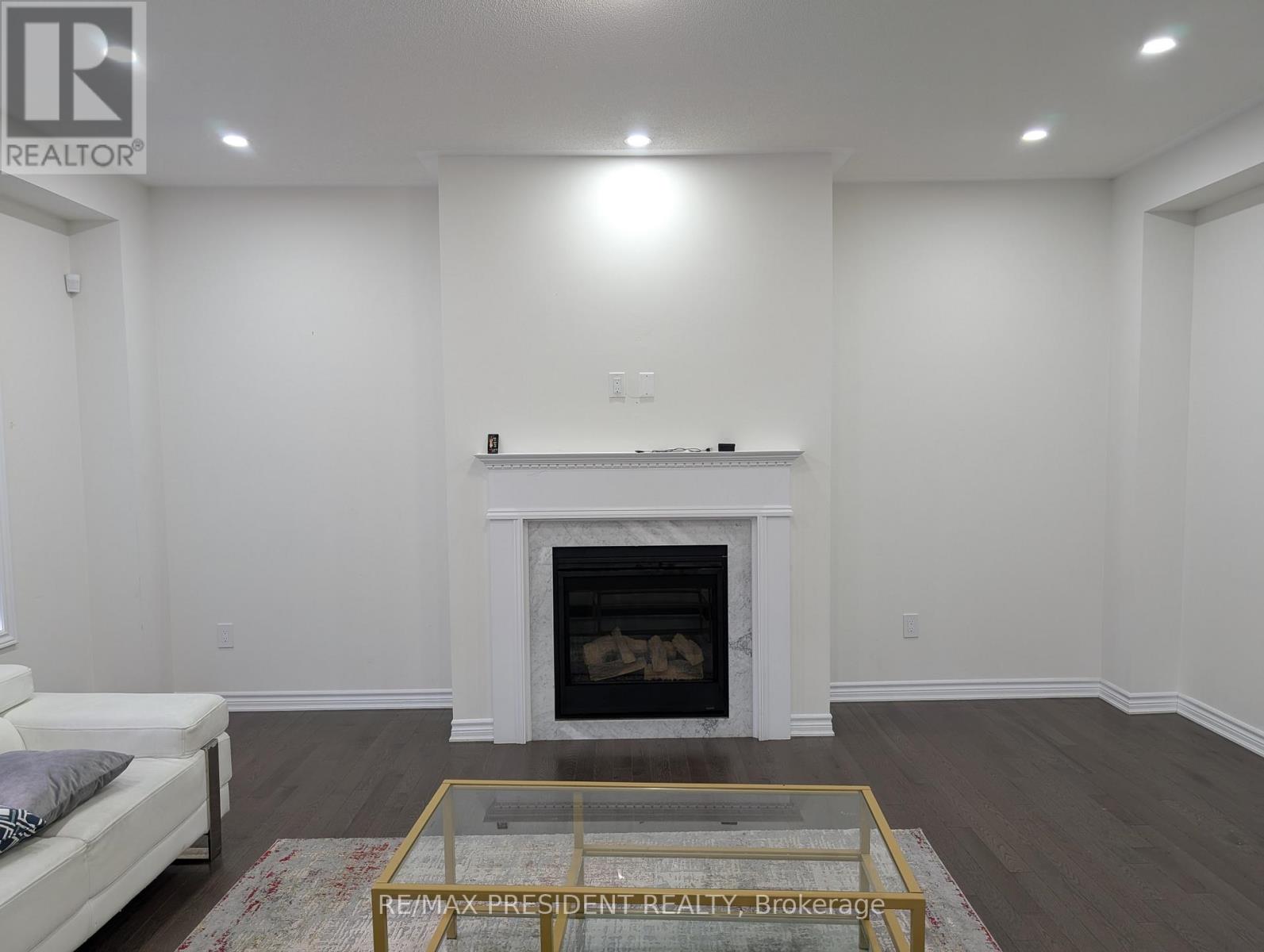 58 Petch Avenue, Caledon, Ontario  L7C 4J8 - Photo 5 - W12571264