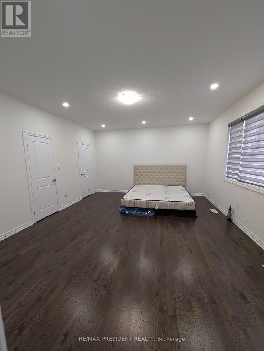 58 Petch Avenue, Caledon, Ontario  L7C 4J8 - Photo 6 - W12571264