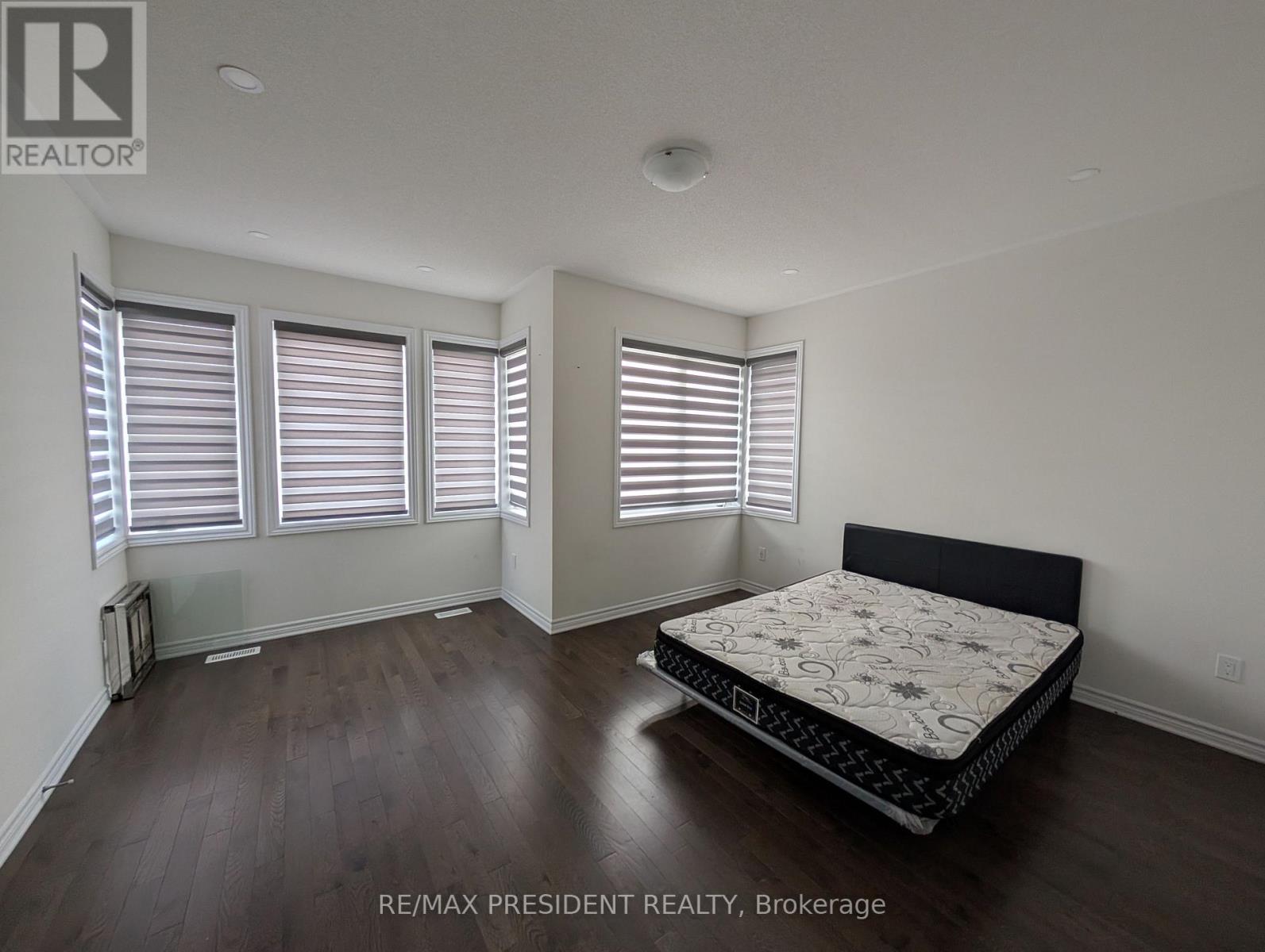 58 Petch Avenue, Caledon, Ontario  L7C 4J8 - Photo 7 - W12571264