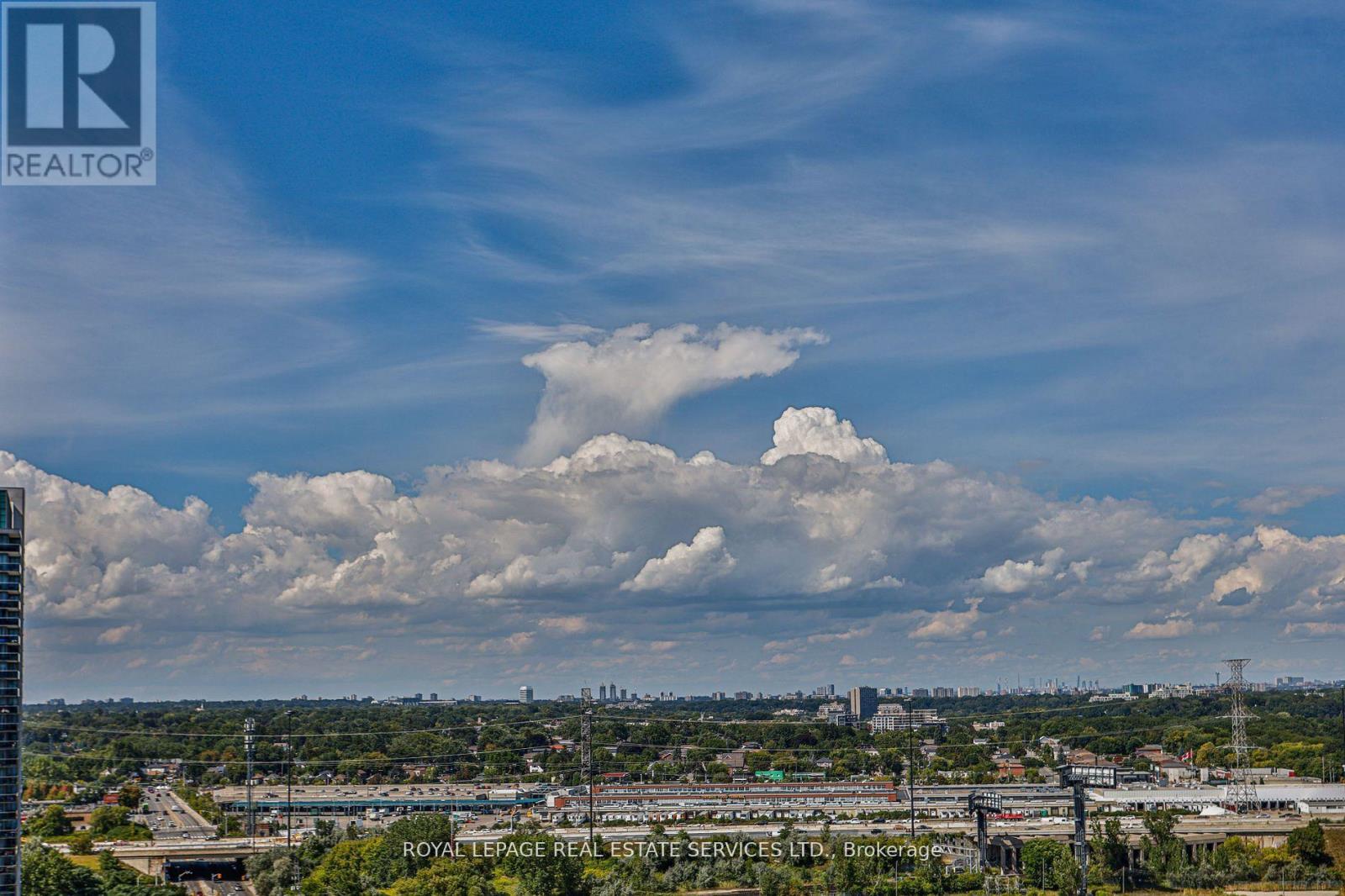 2310 - 2212 Lake Shore Boulevard W, Toronto, Ontario  M8V 0C2 - Photo 13 - W12571324