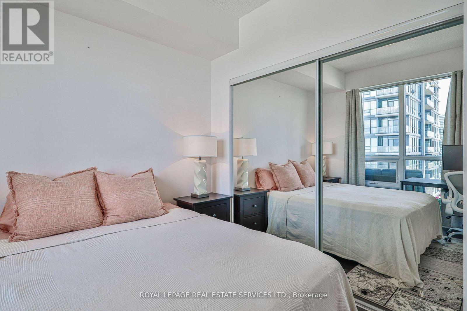 2310 - 2212 Lake Shore Boulevard W, Toronto, Ontario  M8V 0C2 - Photo 15 - W12571324