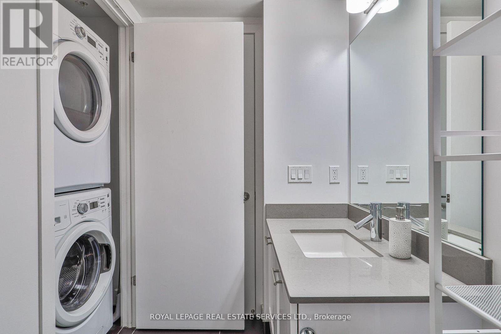 2310 - 2212 Lake Shore Boulevard W, Toronto, Ontario  M8V 0C2 - Photo 17 - W12571324