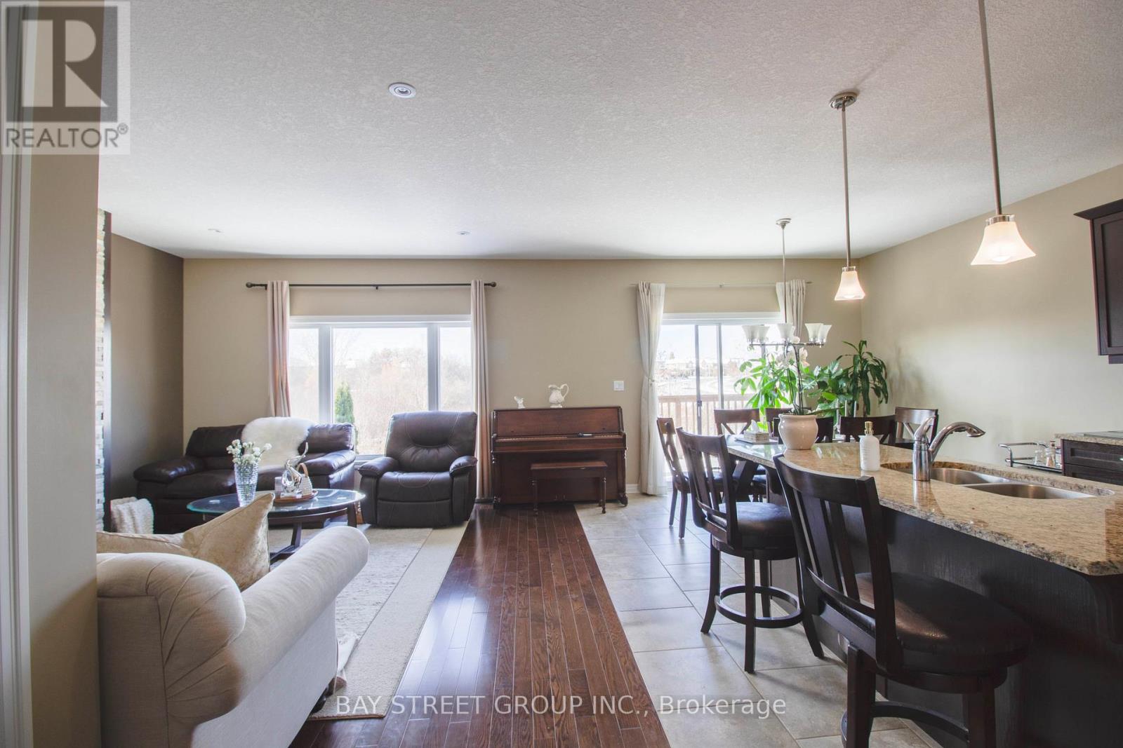 1451 Howlett Circle, London North, Ontario  N5X 0K5 - Photo 4 - X12571208