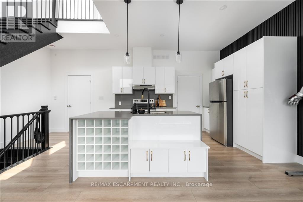 33 Summersides Mews, Pelham, Ontario  L3E 0B6 - Photo 10 - X12571258