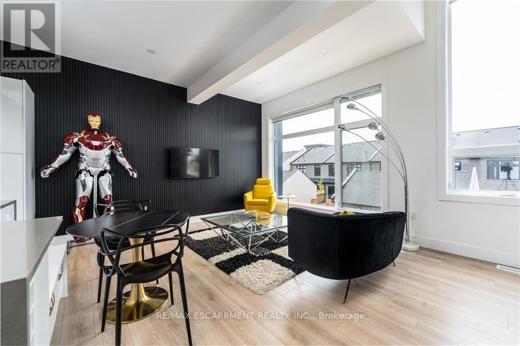 33 Summersides Mews, Pelham, Ontario  L3E 0B6 - Photo 14 - X12571258