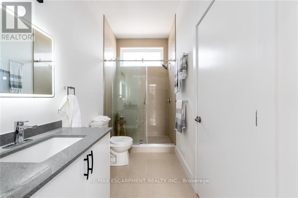 33 Summersides Mews, Pelham, Ontario  L3E 0B6 - Photo 17 - X12571258