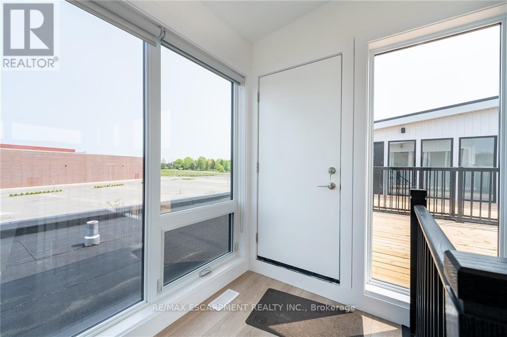 33 Summersides Mews, Pelham, Ontario  L3E 0B6 - Photo 21 - X12571258