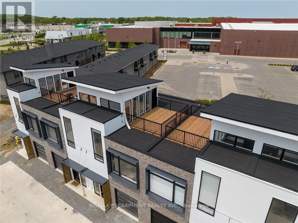 33 Summersides Mews, Pelham, Ontario  L3E 0B6 - Photo 3 - X12571258