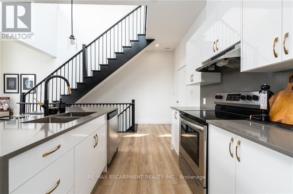 33 Summersides Mews, Pelham, Ontario  L3E 0B6 - Photo 8 - X12571258