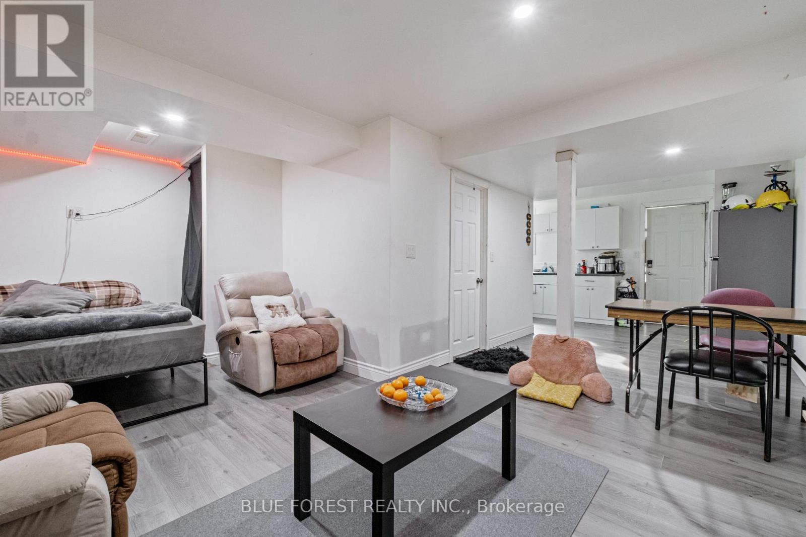 Photo 24 of 30 for 992 Eagle Court