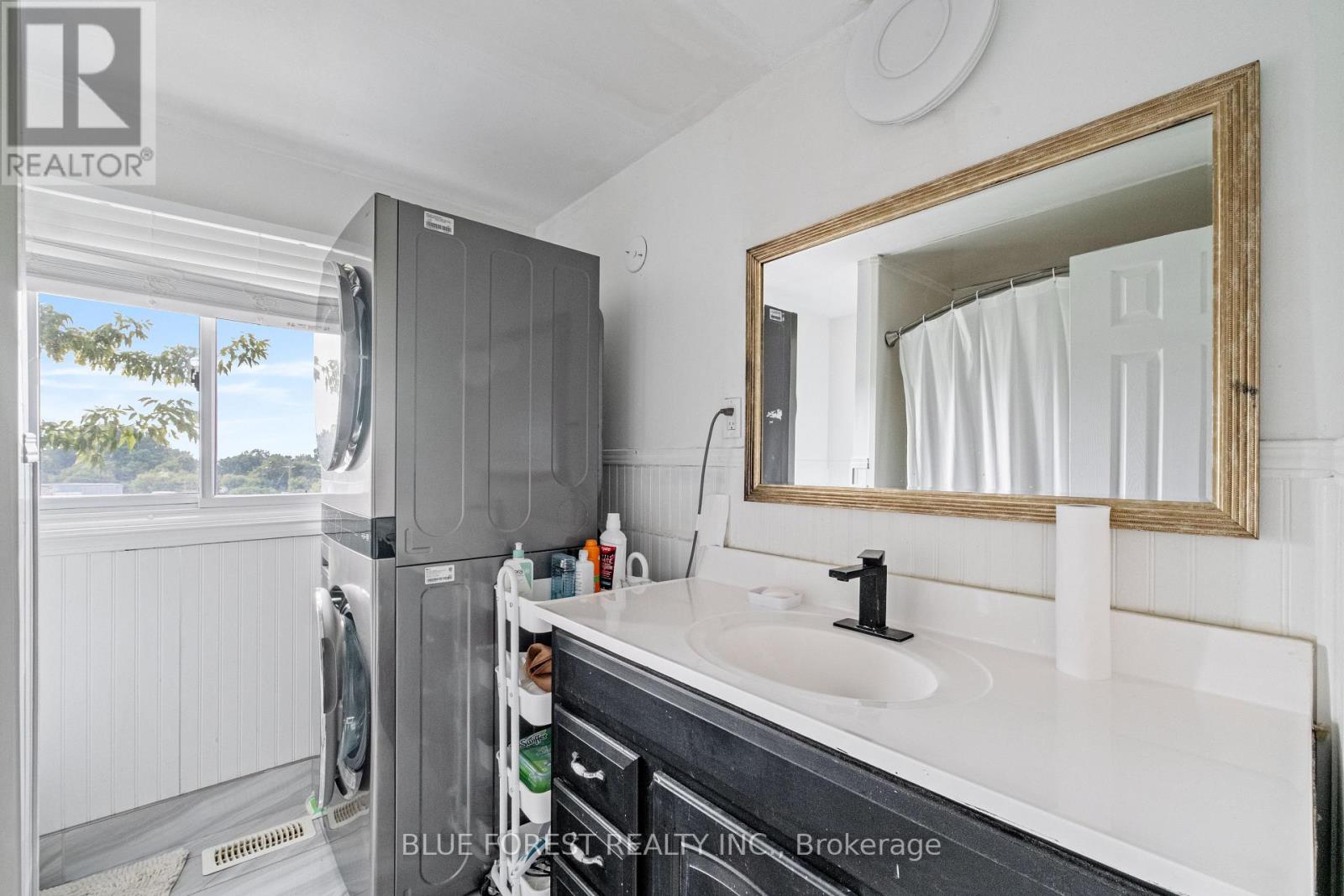 992 Eagle Court, London South, Ontario  N5Z 4K6 - Photo 12 - X12563834