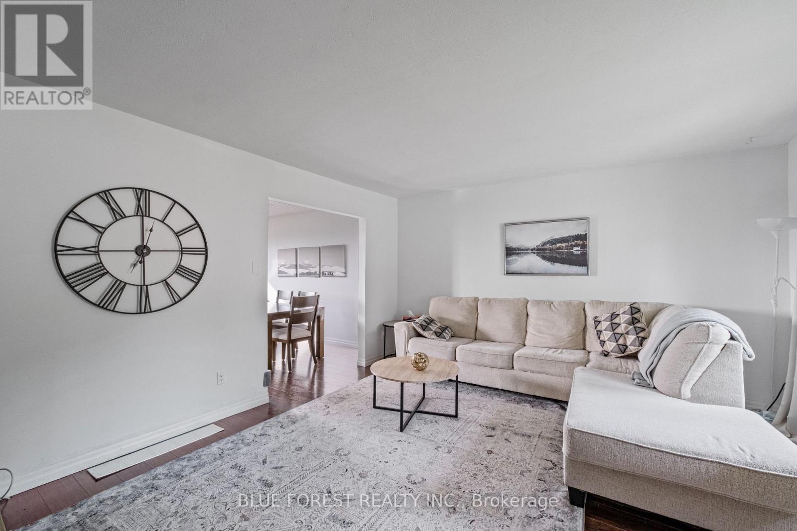 992 Eagle Court, London South, Ontario  N5Z 4K6 - Photo 6 - X12563834