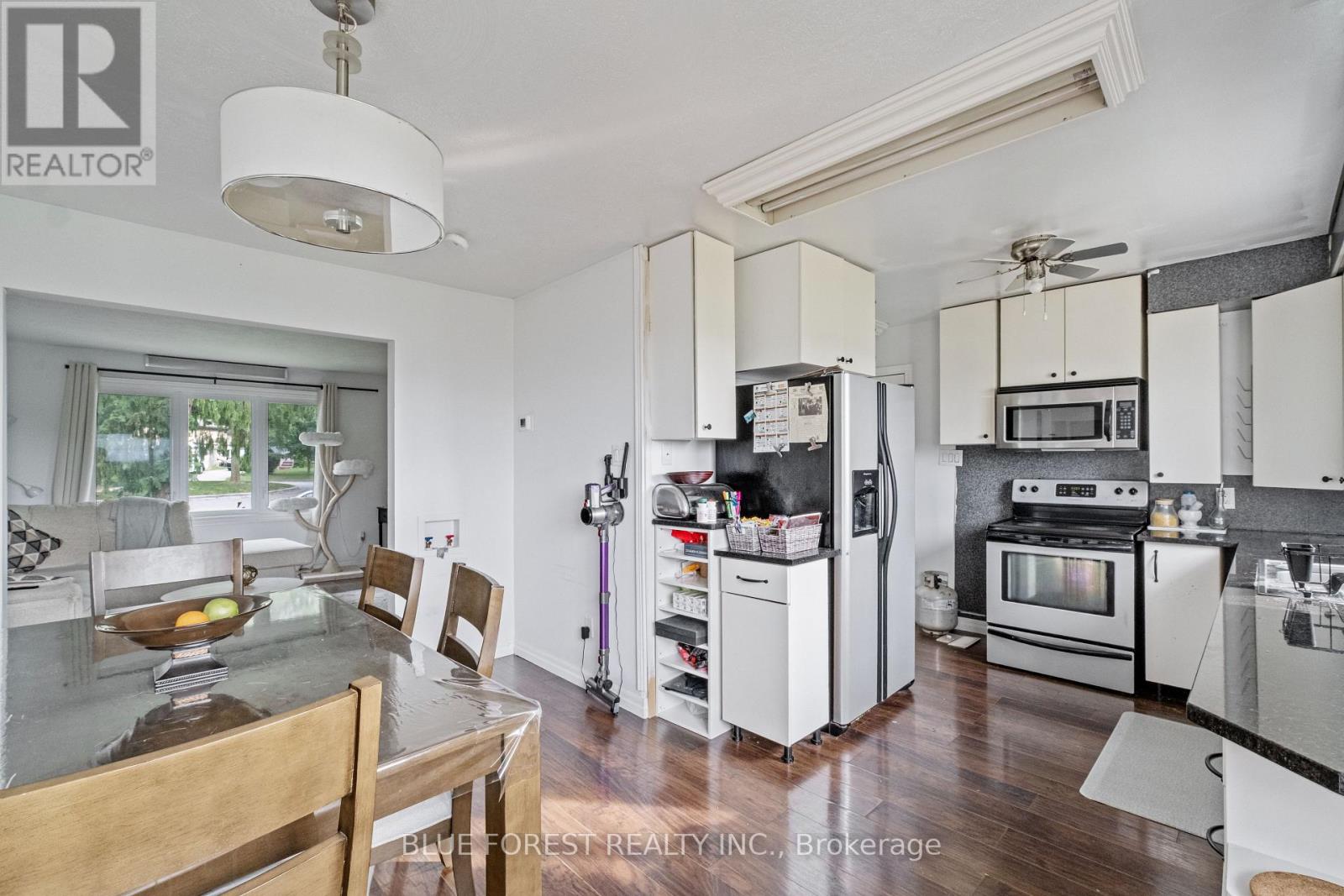 992 Eagle Court, London South, Ontario  N5Z 4K6 - Photo 9 - X12563834