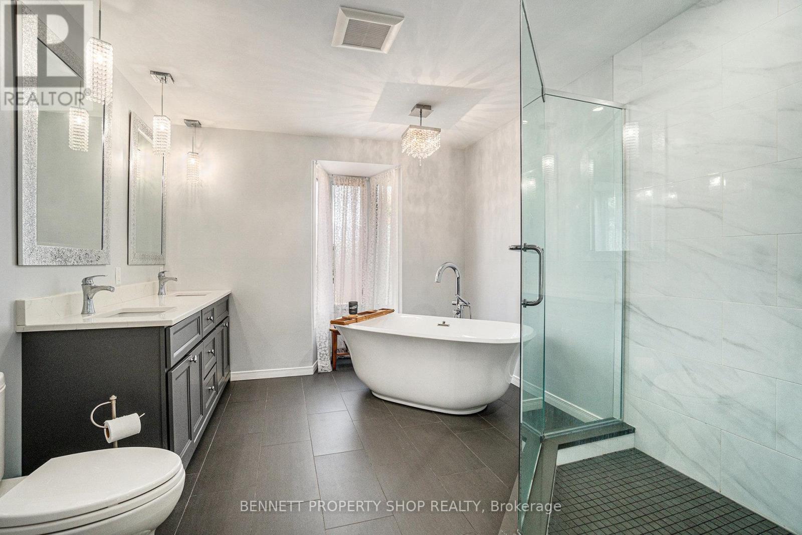 21 Pattermead Crescent, Ottawa, Ontario  K1V 0A1 - Photo 12 - X12437601