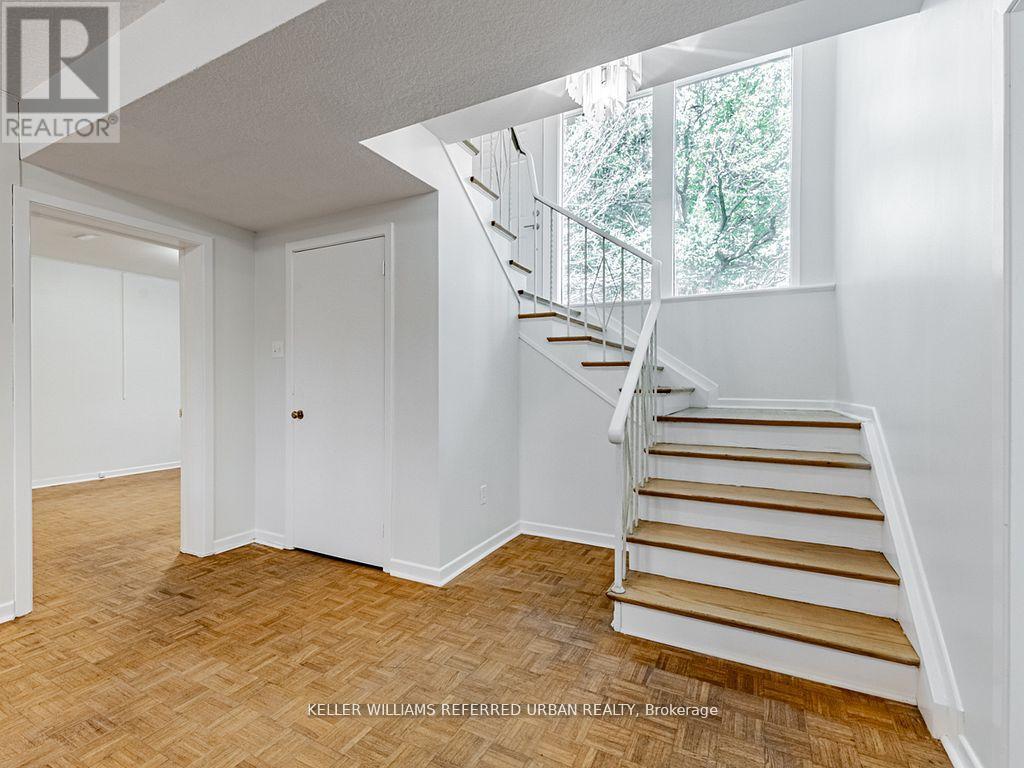 15 York Valley Crescent, Toronto, Ontario  M2P 1A8 - Photo 17 - C12571368