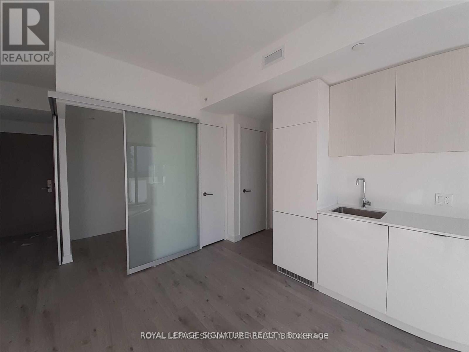 2302 - 161 Roehampton Avenue, Toronto, Ontario  M4P 1P9 - Photo 6 - C12571394