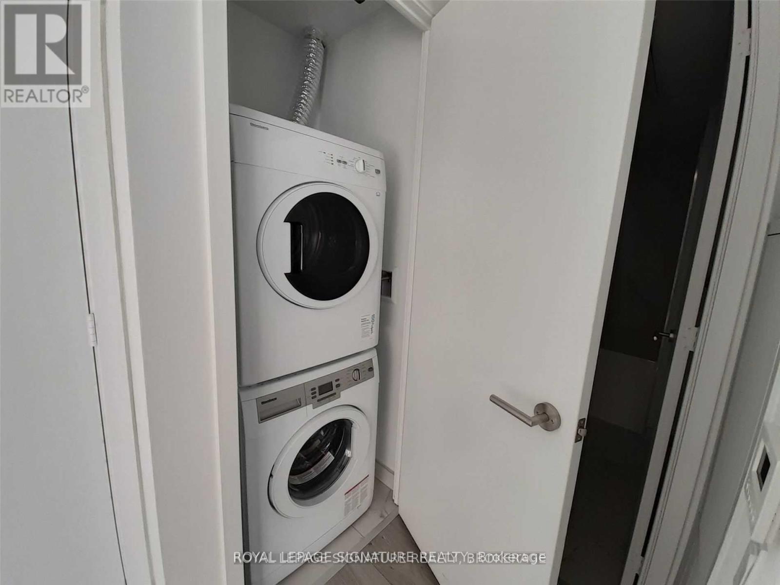 2302 - 161 Roehampton Avenue, Toronto, Ontario  M4P 1P9 - Photo 9 - C12571394