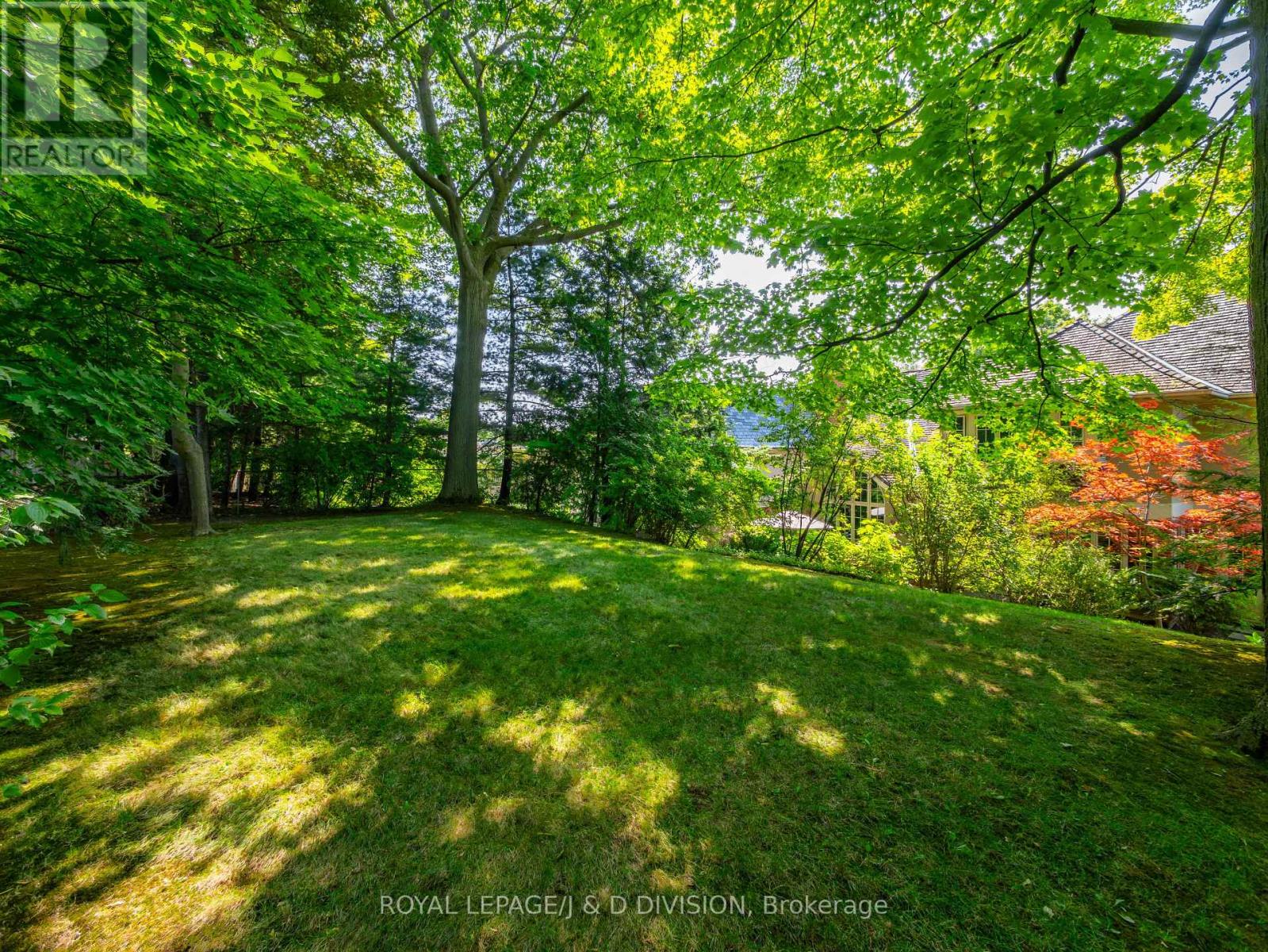 8 Glenallan Road, Toronto, Ontario  M4N 1G7 - Photo 4 - C12571436