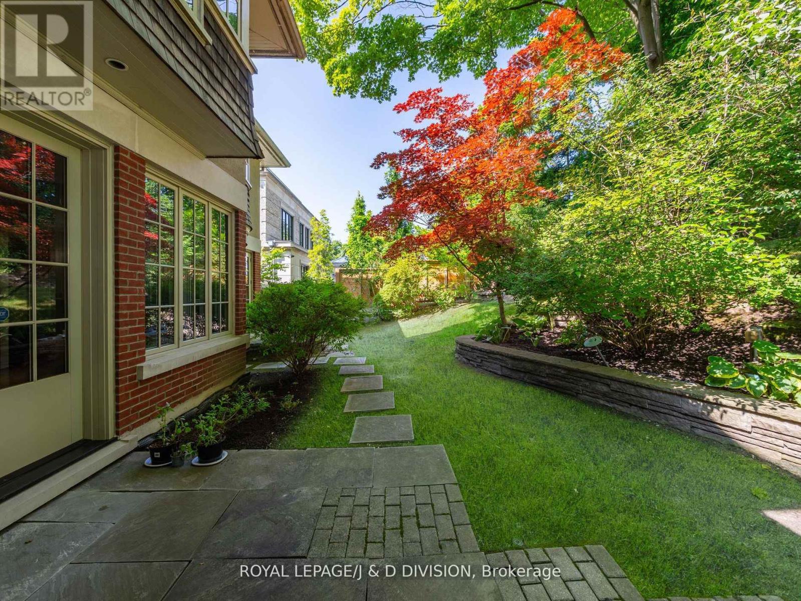 8 Glenallan Road, Toronto, Ontario  M4N 1G7 - Photo 5 - C12571436