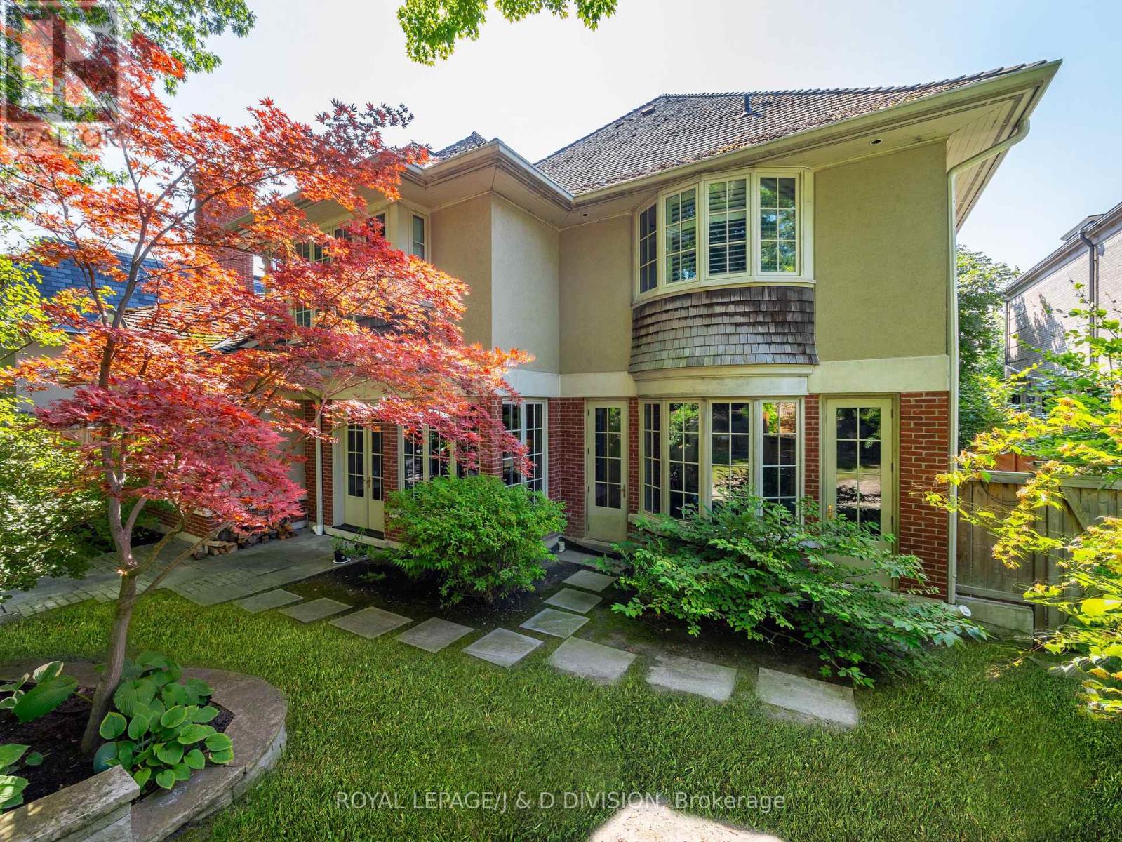 8 Glenallan Road, Toronto, Ontario  M4N 1G7 - Photo 7 - C12571436