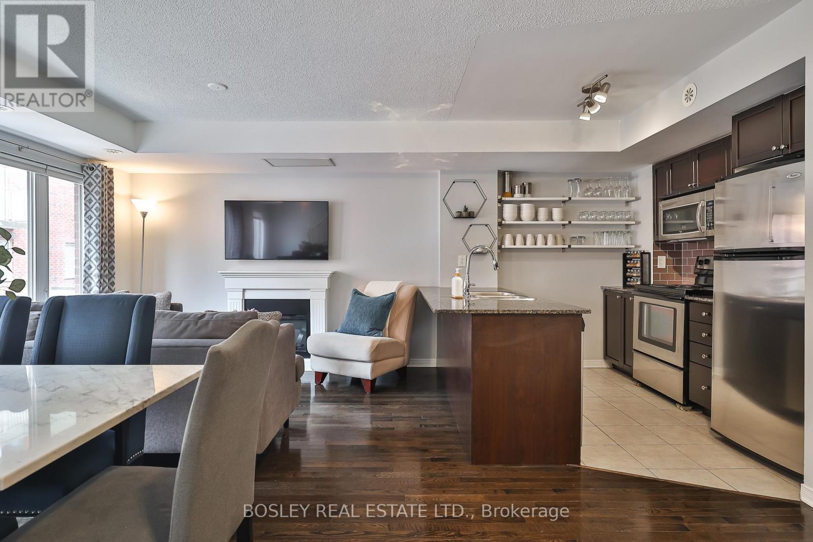 213 - 1 Ruttan Street, Toronto, Ontario  M6P 0A1 - Photo 5 - C12571440