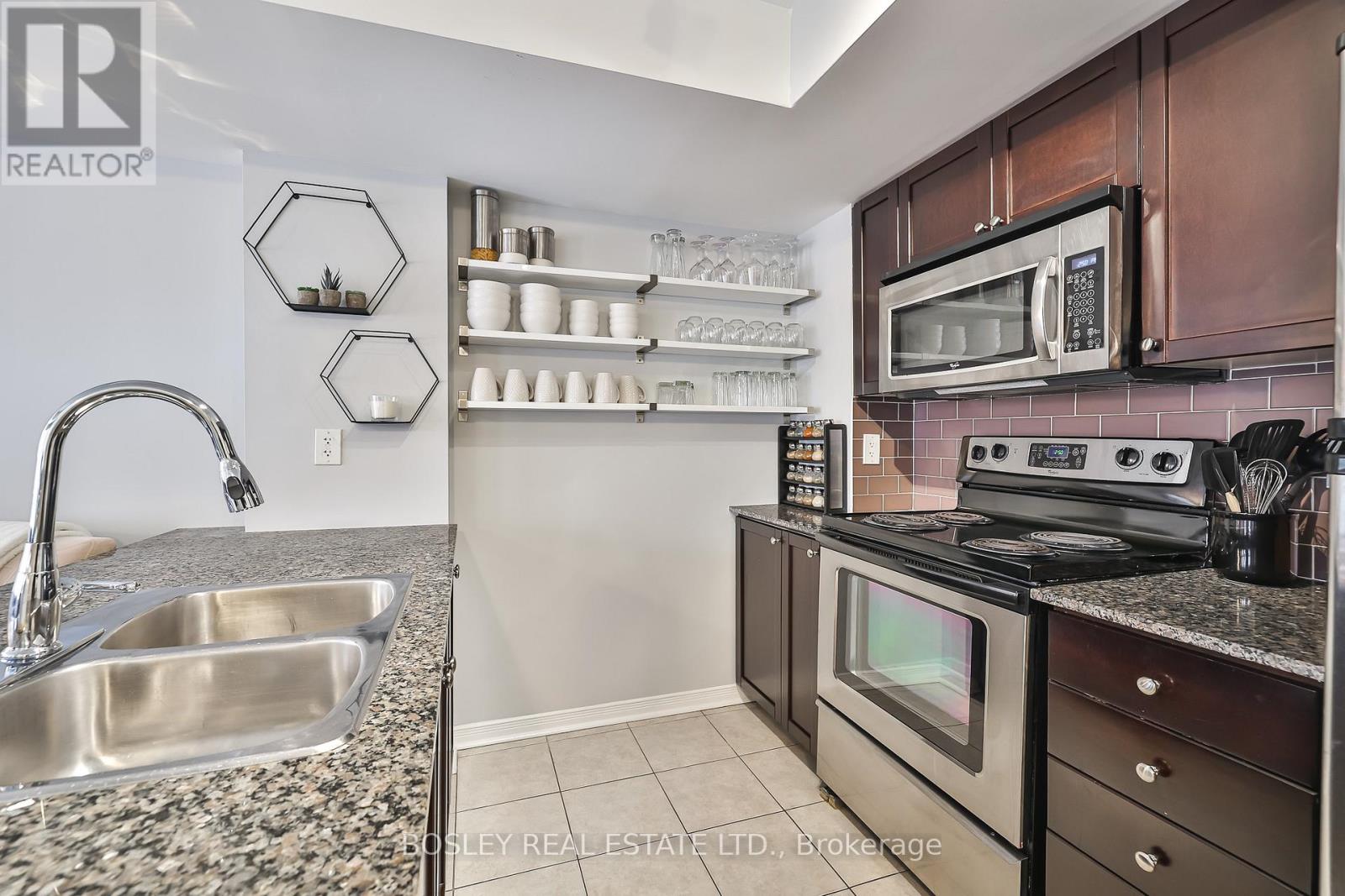 213 - 1 Ruttan Street, Toronto, Ontario  M6P 0A1 - Photo 8 - C12571440