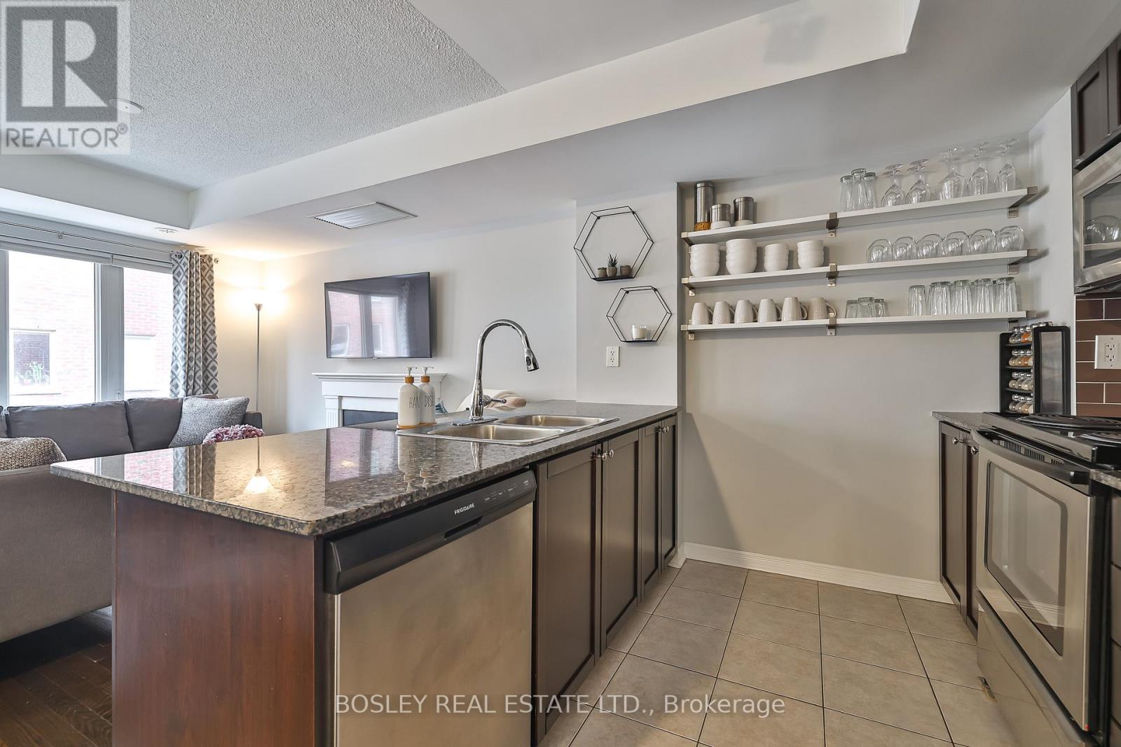 213 - 1 Ruttan Street, Toronto, Ontario  M6P 0A1 - Photo 9 - C12571440