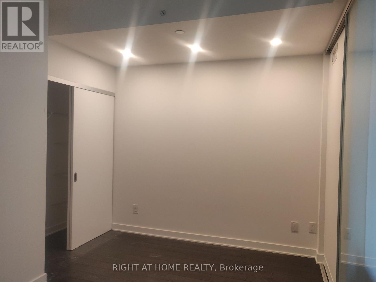 1212 - 210 Simcoe Street, Toronto, Ontario  M5T 0A9 - Photo 7 - C12571444