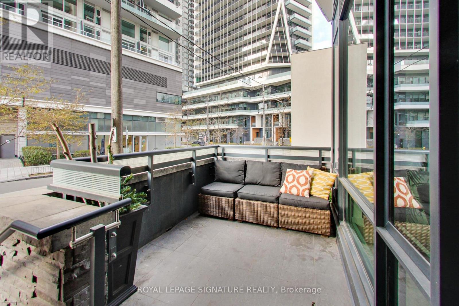 Th105 - 30 Ordnance Street, Toronto, Ontario  M6K 0C8 - Photo 14 - C12571460