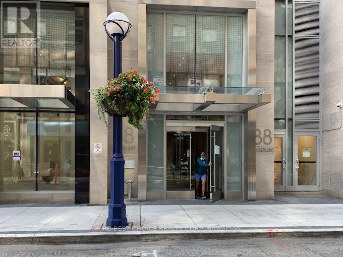708 - 88 Cumberland Street, Toronto, Ontario  M5R 0C8 - Photo 19 - C12571464