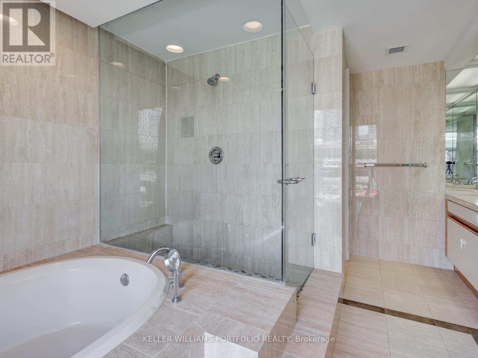 301w - 480 Queens Quay W, Toronto, Ontario  M5V 2Y5 - Photo 19 - C12571488