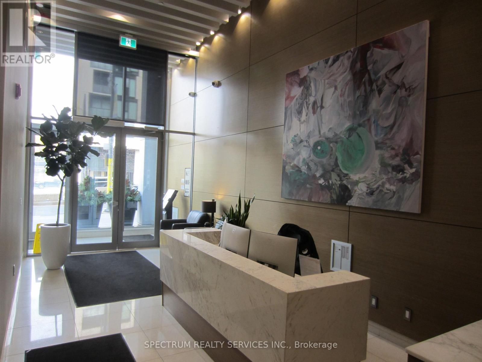 402 - 835 St. Clair Avenue W, Toronto, Ontario  M6C 0A8 - Photo 3 - C12571514