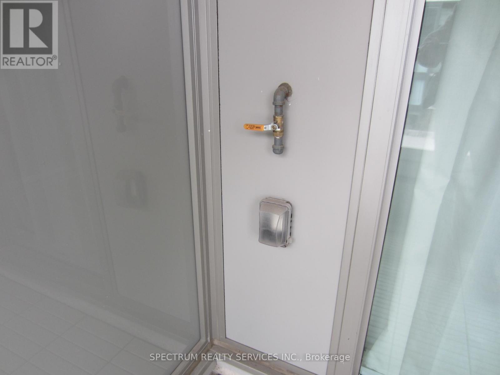 402 - 835 St. Clair Avenue W, Toronto, Ontario  M6C 0A8 - Photo 31 - C12571514