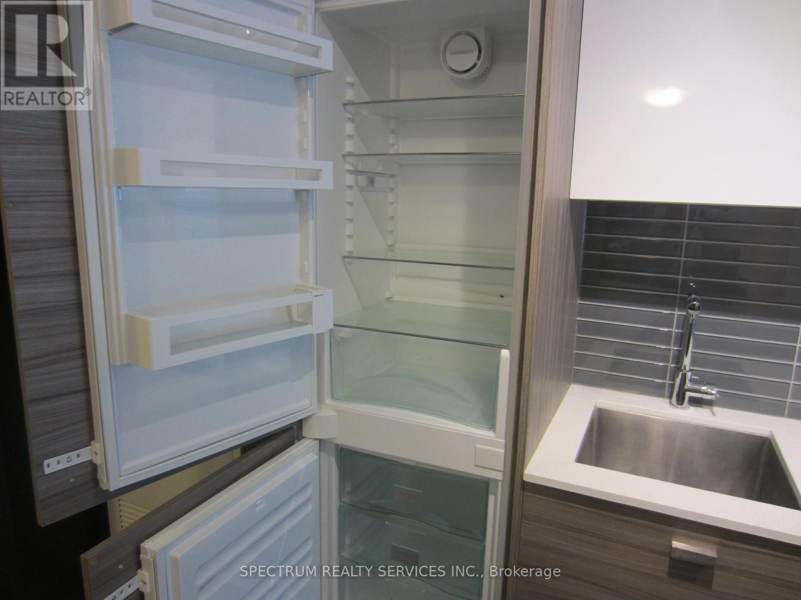 402 - 835 St. Clair Avenue W, Toronto, Ontario  M6C 0A8 - Photo 7 - C12571514