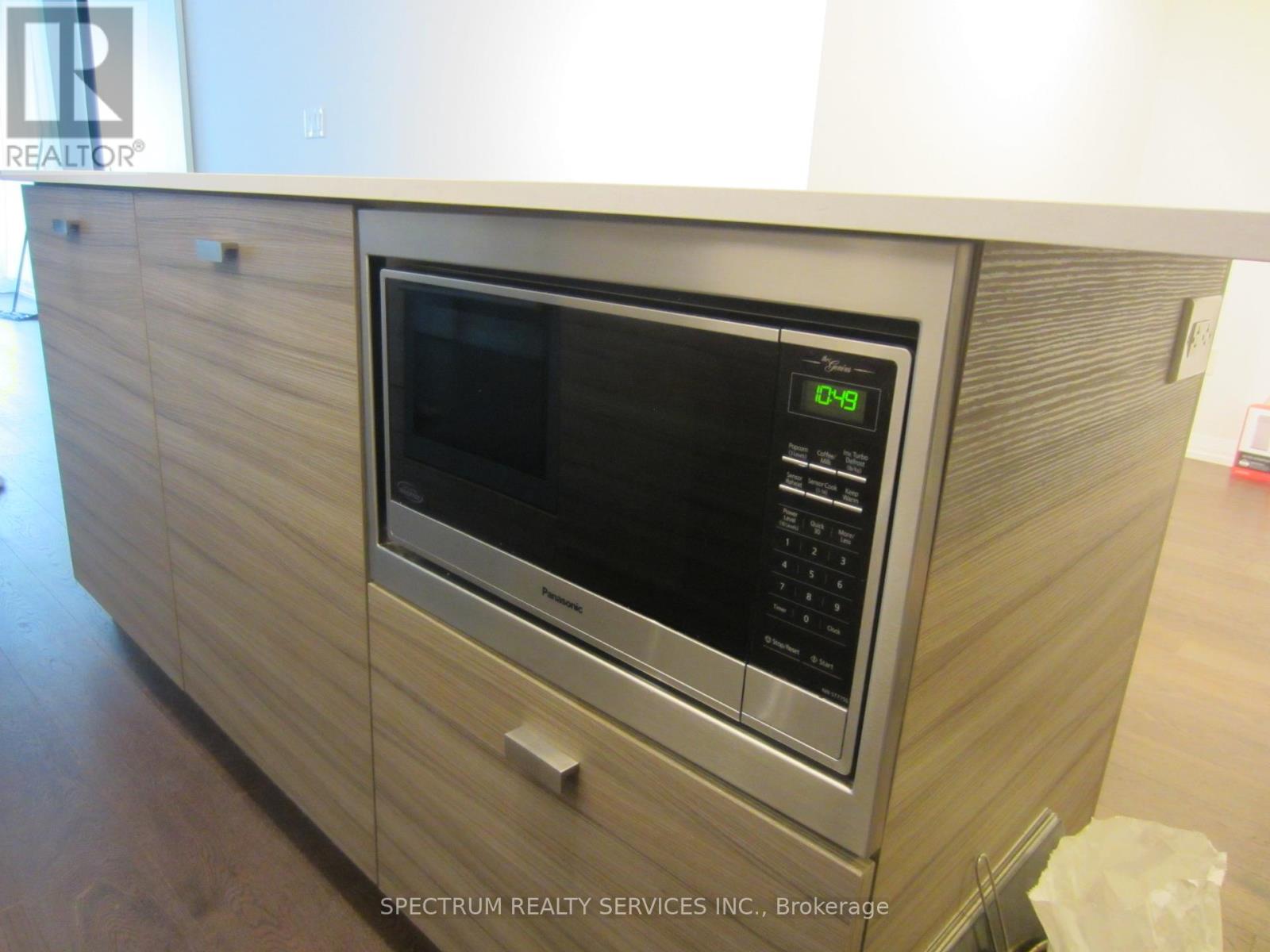 402 - 835 St. Clair Avenue W, Toronto, Ontario  M6C 0A8 - Photo 8 - C12571514