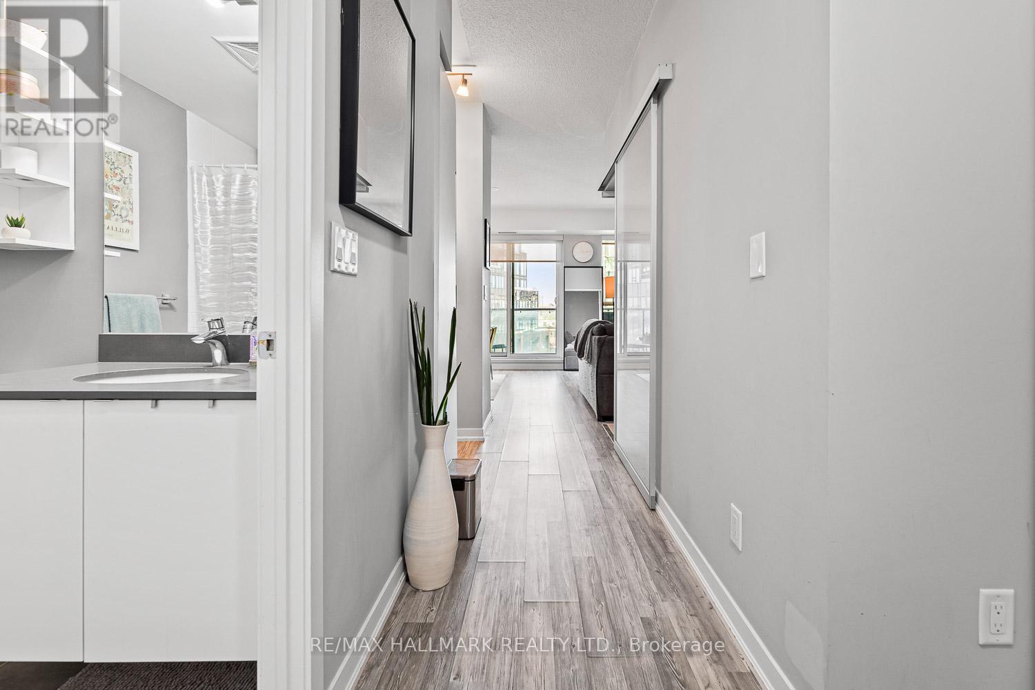 709 - 69 Lynn Williams Street, Toronto, Ontario  M6K 3R7 - Photo 4 - C12487105