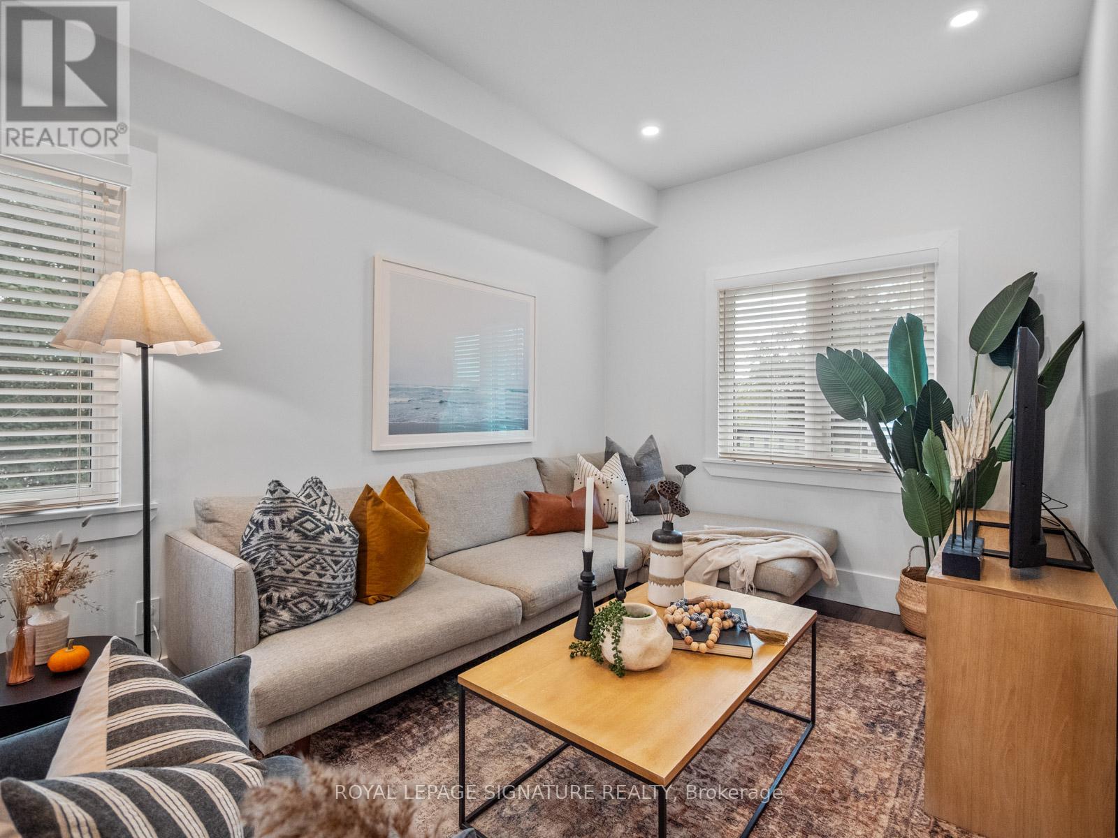 151 Eastwood Avenue, Toronto, Ontario  M1N 3H5 - Photo 4 - E12571438