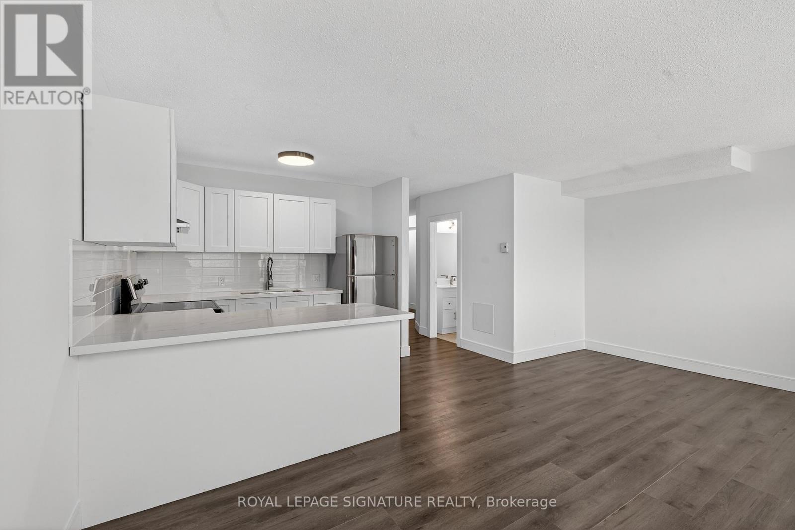 3 - 215 Danforth Avenue, Toronto, Ontario  M4K 1N2 - Photo 4 - E12571556