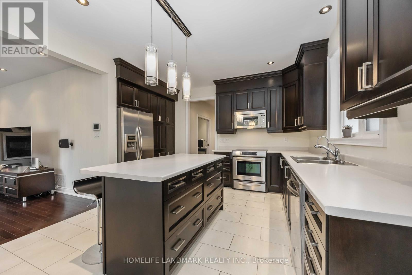 68 Lindbergh Drive, Vaughan, Ontario  L4H 0Z9 - Photo 11 - N12571332