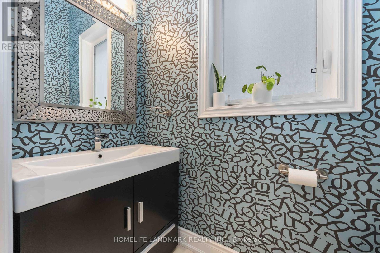 68 Lindbergh Drive, Vaughan, Ontario  L4H 0Z9 - Photo 3 - N12571332