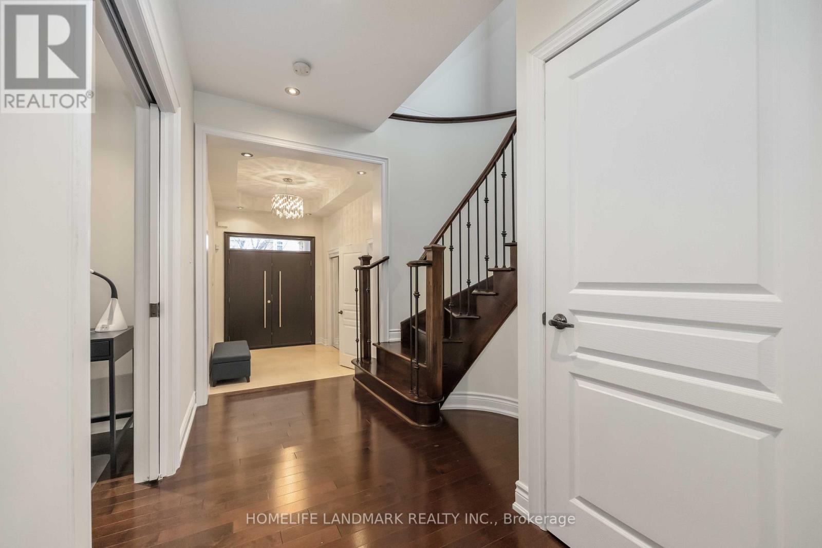 68 Lindbergh Drive, Vaughan, Ontario  L4H 0Z9 - Photo 4 - N12571332