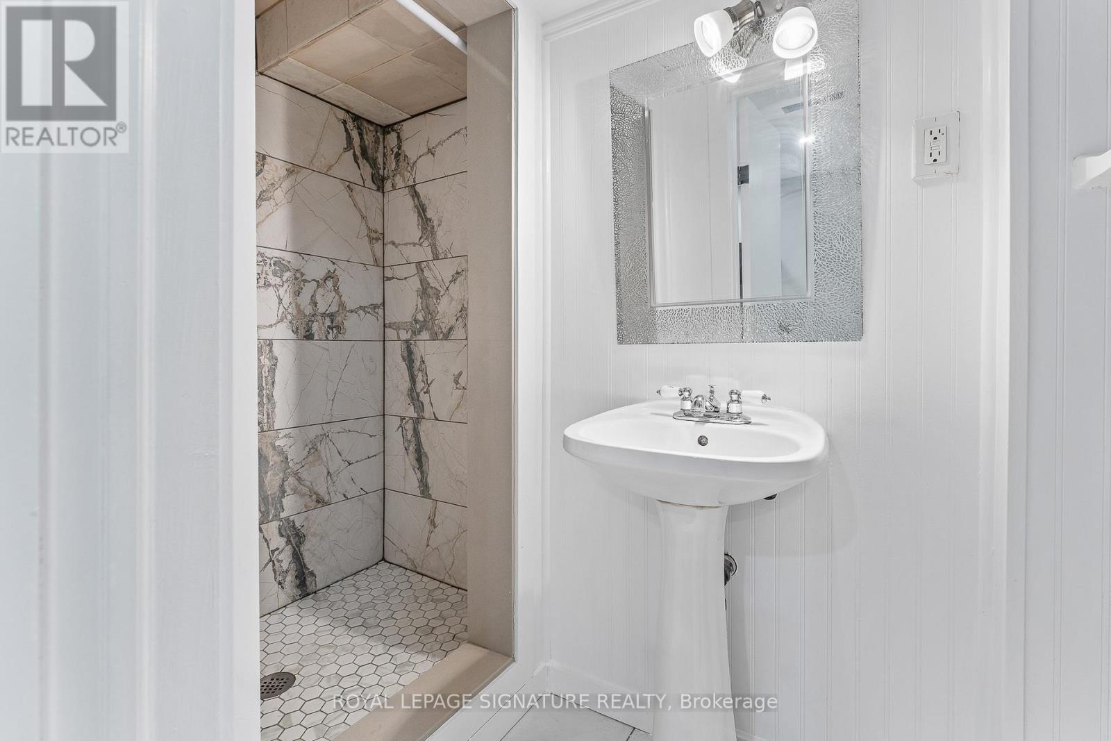 690 Elgin Street, Newmarket, Ontario  L3Y 3B4 - Photo 11 - N12571362