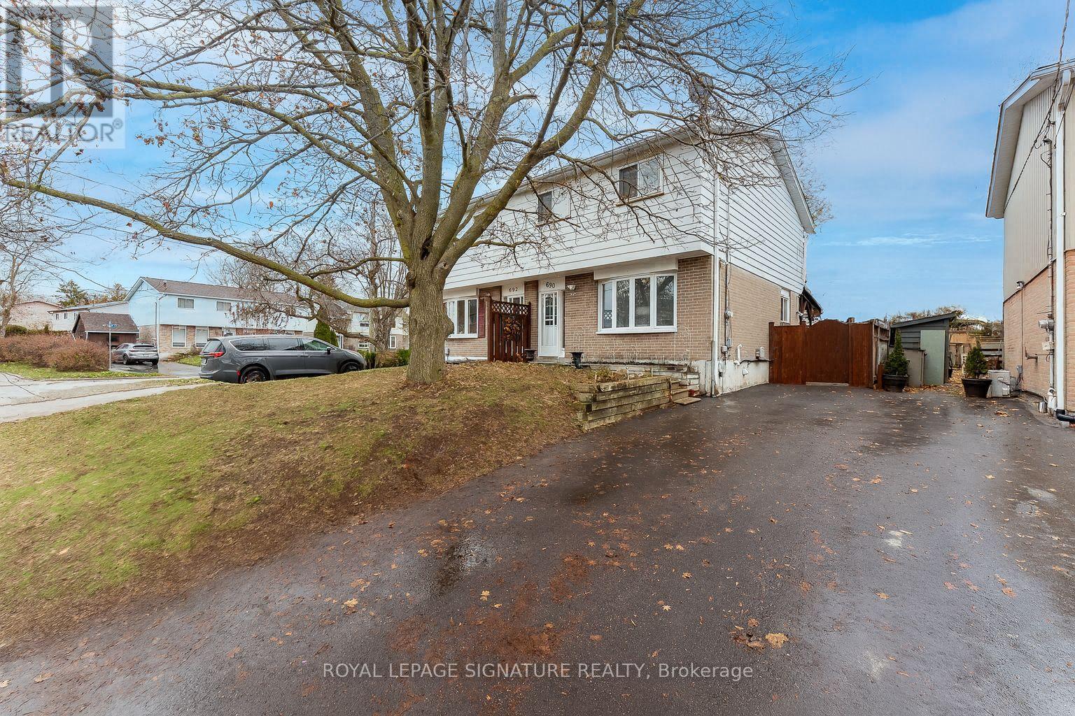 690 Elgin Street, Newmarket, Ontario  L3Y 3B4 - Photo 2 - N12571362